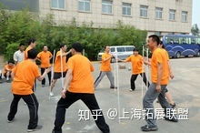 從戰(zhàn)火到職場 體能拓展訓(xùn)練服務(wù)的緣起與發(fā)展